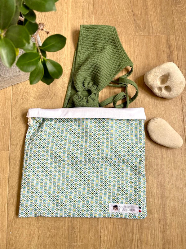 Pochon Imperméable Multi-Usages Sacrée Française | Fait Main en France | Zéro Déchet & Discret (24x24 cm) - Sacrée Française