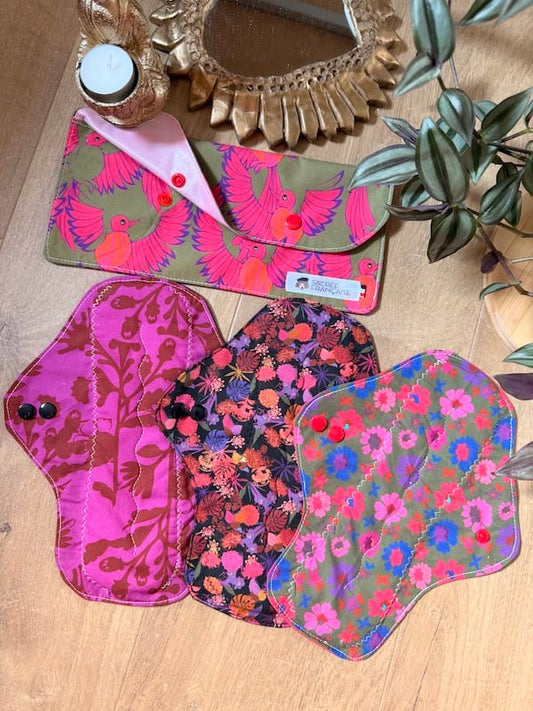 Lot de 3 serviettes hygiéniques lavables flux abondant avec pochette L Oeko-Tex, fait main à Lyon, Sacrée Française