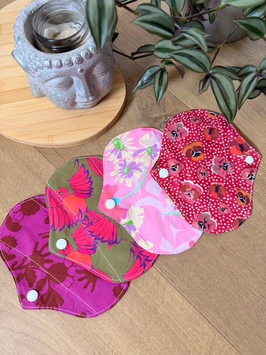 Lot de 4 minis protège-slips lavables Oeko-Tex, fait main à Lyon, Sacrée Française