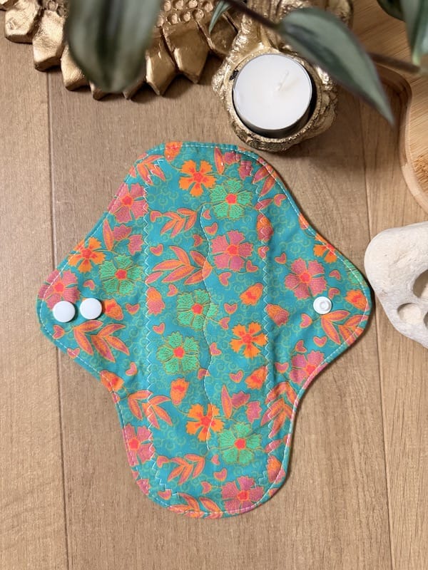 Sacrée Française Protections périodiques Serviette hygiénique lavable flux moyen Serviette lavable flux moyen Oeko-Tex