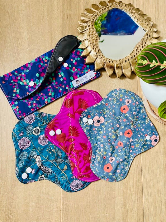 Kit 3 serviettes hygiéniques lavables flux moyen + pochette de transport taille M Oeko-Tex, fait main à Lyon, Sacrée Française