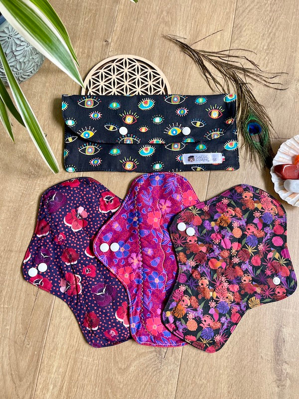 Lot of 3 heavy flows plus a waterproof carrying pouch size L