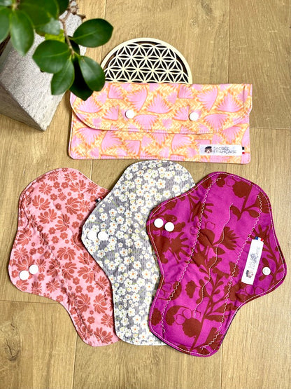 Lot of 3 heavy flows plus a waterproof carrying pouch size L 
