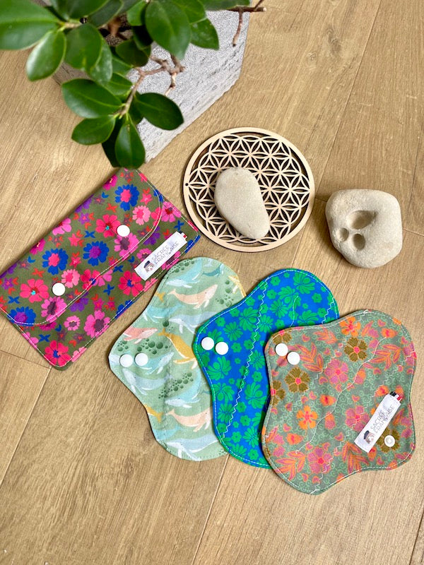 Lot de 3 protège-slips lavables plus une pochette de transport taille S - Sacrée Française