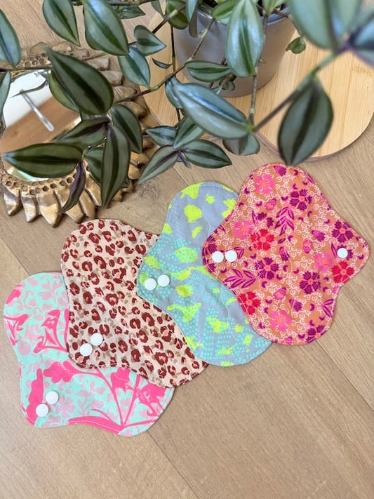 Sacrée Française Kit de démarrage Lot de 4 protège-slips lavables Lot de 4 protège-slips lavables Oeko-Tex