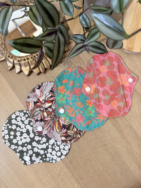 Sacrée Française Kit de démarrage Lot de 4 mini protège-slips lavables Lot de 4 mini protège-slips Oeko-Tex