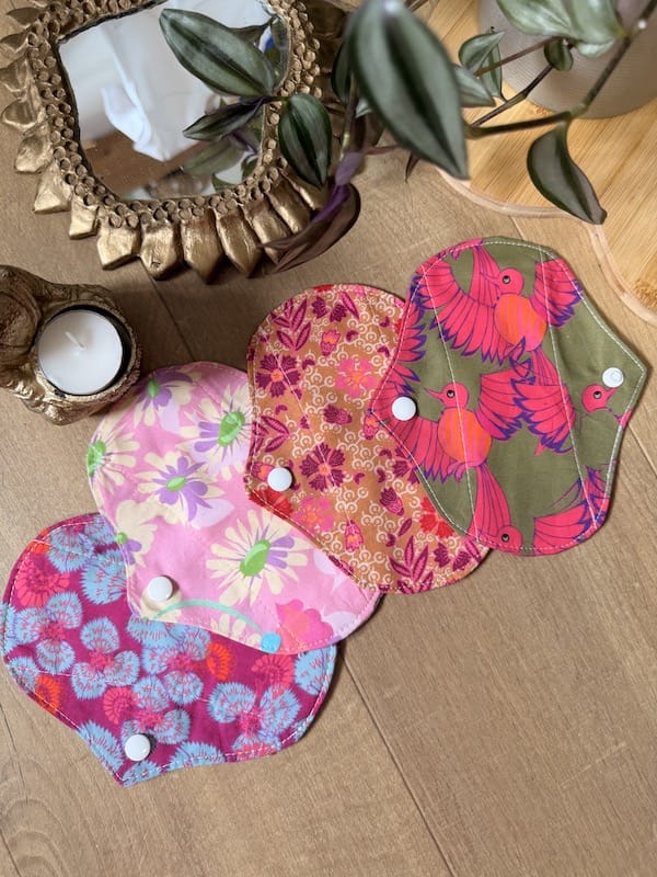 Sacrée Française Kit de démarrage Lot de 4 mini protège-slips lavables Lot de 4 mini protège-slips Oeko-Tex