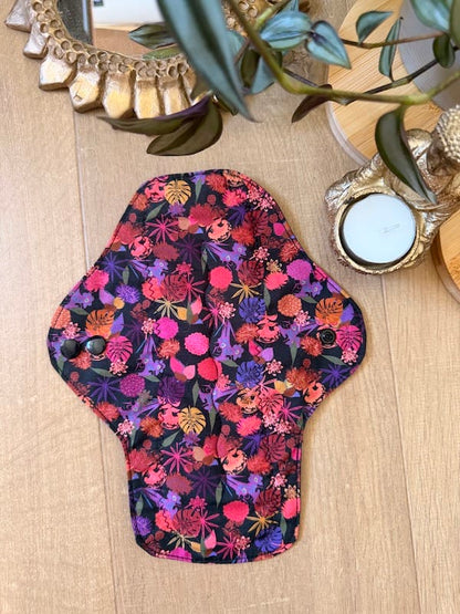 Serviette hygiénique lavable flux abondant ou nuit Oeko-Tex, faite main à Lyon, Sacrée Française