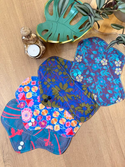 Lot de 4 serviettes hygiéniques lavables flux abondant nuit Oeko-Tex, fait main à Lyon, Sacrée Française