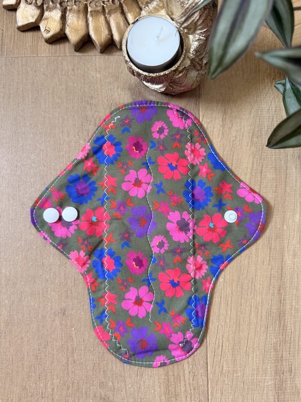 Sacrée Française Protections périodiques Serviette hygiénique lavable flux moyen Serviette lavable flux moyen Oeko-Tex
