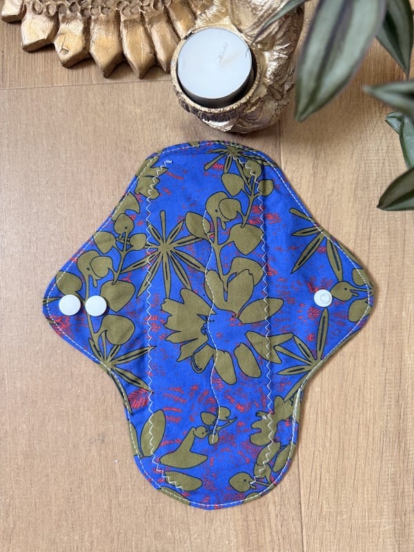 Sacrée Française Protections périodiques Serviette hygiénique lavable flux moyen Serviette lavable flux moyen Oeko-Tex