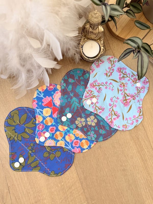 Sacrée Française Kit de démarrage Lot de 4 protège-slips lavables Lot de 4 protège-slips lavables Oeko-Tex