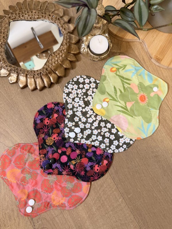 Sacrée Française Kit de démarrage Lot de 4 protège-slips lavables Lot de 4 protège-slips lavables Oeko-Tex