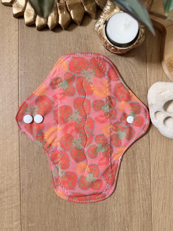 Sacrée Française Protections périodiques Serviette hygiénique lavable flux moyen Serviette lavable flux moyen Oeko-Tex