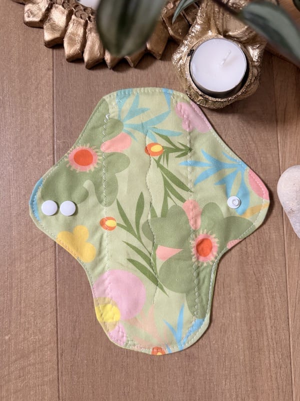 Sacrée Française Protections périodiques Serviette hygiénique lavable flux moyen Serviette lavable flux moyen Oeko-Tex