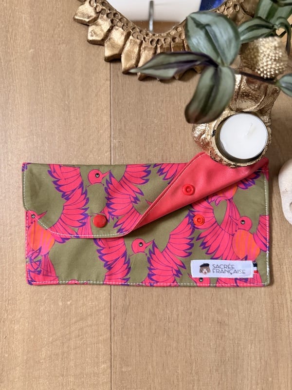 Pochette imperméable taille M pour protections périodiques lavables Oeko-Tex, faite main à Lyon, Sacrée Française