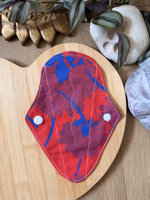 Protège-string lavable Oeko-Tex, fait main à Lyon, Sacrée Française