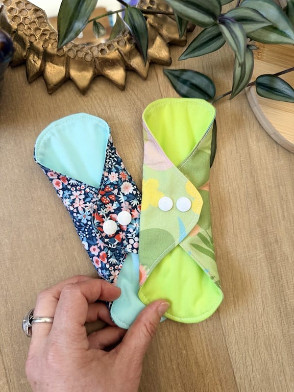 Protège-slip lavable Oeko-Tex, fait main à Lyon, Sacrée Française