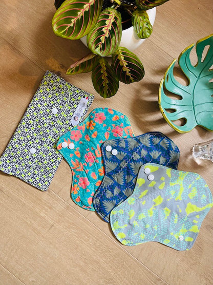 Kit 3 Serviettes menstruel Flux Moyen plus une pochette de transport imperméable taille M