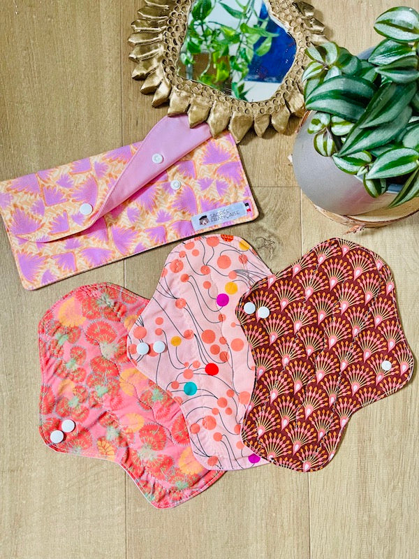 Lot of 3 heavy flows plus a waterproof carrying pouch size L 