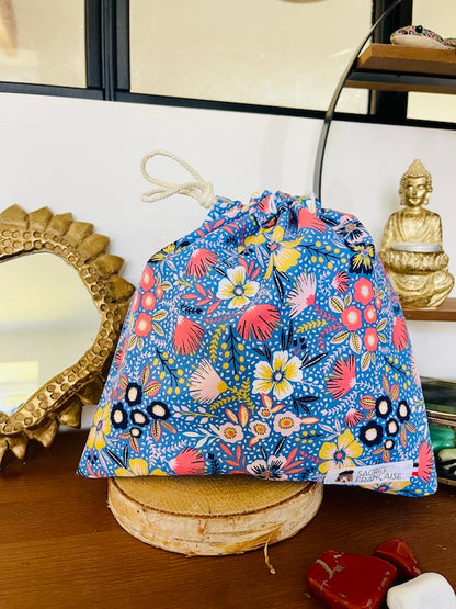 Pochon Imperméable Multi-Usages Sacrée Française | Fait Main en France | Zéro Déchet & Discret (24x24 cm)