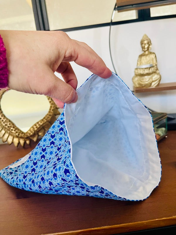 Pochon Imperméable Multi-Usages Sacrée Française | Fait Main en France | Zéro Déchet & Discret (24x24 cm)