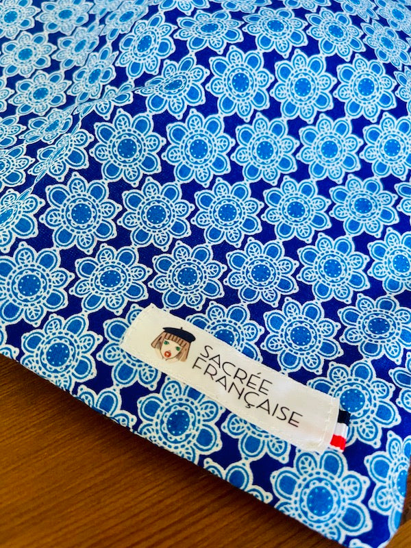 Pochon Imperméable Multi-Usages Sacrée Française | Fait Main en France | Zéro Déchet & Discret (24x24 cm)