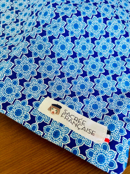 Pochon Imperméable Multi-Usages Sacrée Française | Fait Main en France | Zéro Déchet & Discret (24x24 cm)