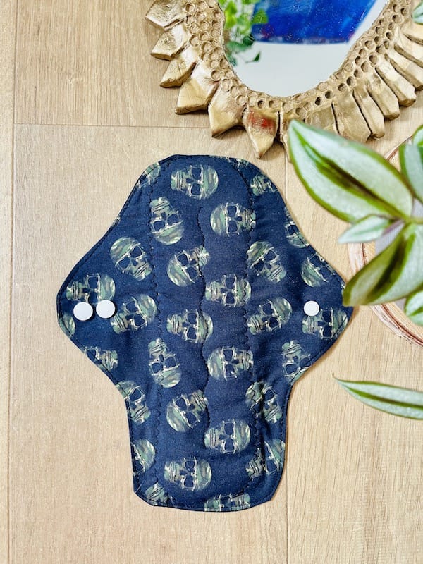 Sacrée Française Protections périodiques Serviette Hygiénique Lavable Nuit — Flux Abondant (À l'unité) Serviette hygiénique lavable flux abondant où pour la nuit