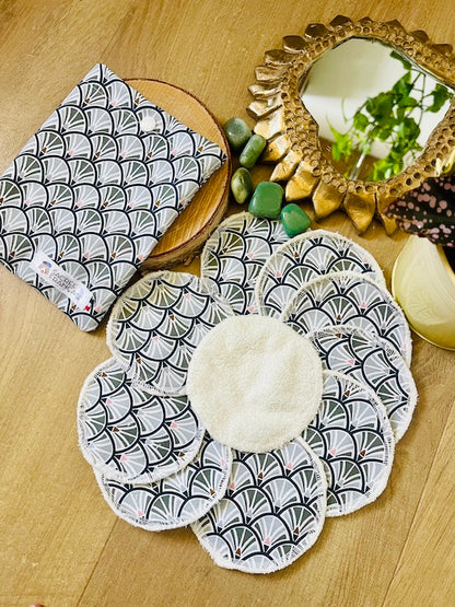 10 Reusable Cotton Pads per Pack with Carrying Case