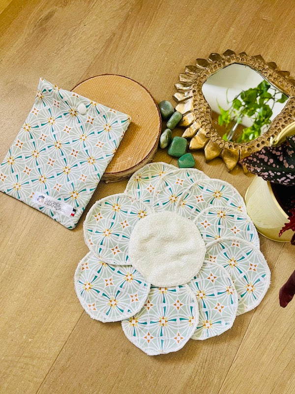 10 Reusable Cotton Pads per Pack with Carrying Case