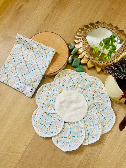 10 Reusable Cotton Pads per Pack with Carrying Case
