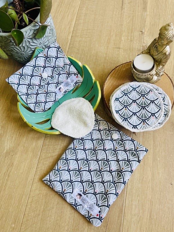 Sacrée Française Cotons démaquillants Kit 10 cotons démaquillants lavables + étui + pochette savon imperméable Kit 10 cotons démaquillants lavables + étui + pochette savon imperméable