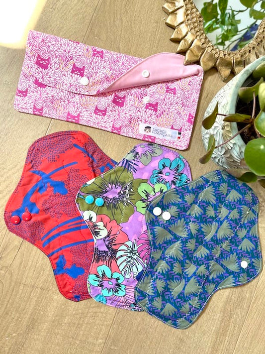 Lot de 3 serviettes hygiéniques lavables flux abondant avec pochette L Oeko-Tex, fait main à Lyon, Sacrée Française