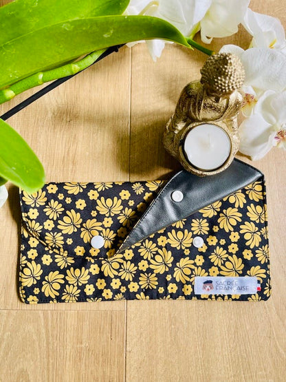 Pochette imperméable taille M pour protections périodiques lavables Oeko-Tex, faite main à Lyon, Sacrée Française