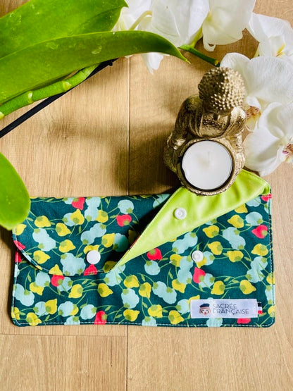 Pochette imperméable taille M pour protections périodiques lavables Oeko-Tex, faite main à Lyon, Sacrée Française