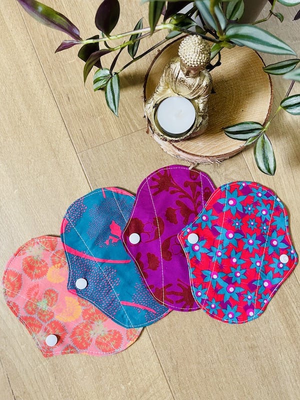 Sacrée Française Kit de démarrage Lot de 4 mini protège-slips lavables Minis Protège-Slips Réutilisables en Coton Oeko-Tex – Lot de 4