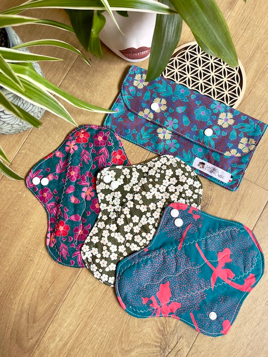 Kit 3 Serviettes menstruel Flux Moyen plus une pochette de transport imperméable taille M