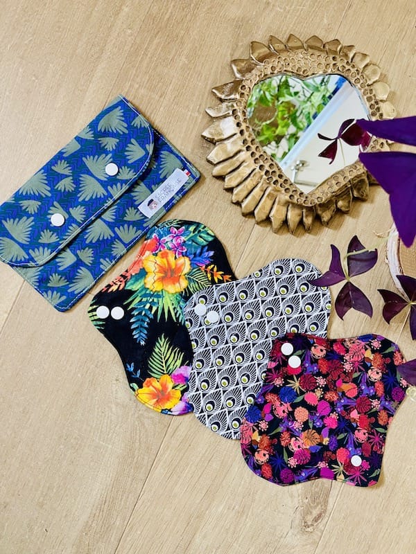 Lot de 3 protège-slips lavables + pochette de transport taille S Oeko-Tex, fait main à Lyon, Sacrée Française