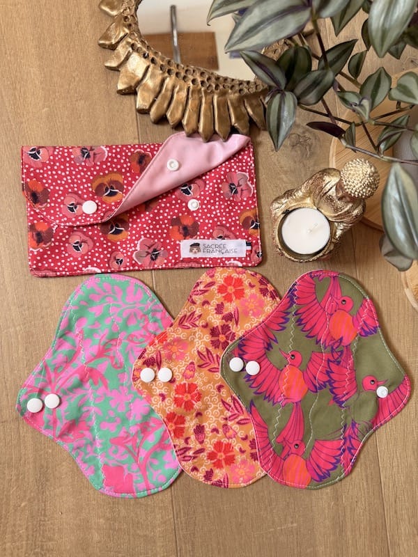 Lot de 3 protège-slips lavables avec pochette de transport taille S Oeko-Tex, fait main à Lyon, Sacrée Française