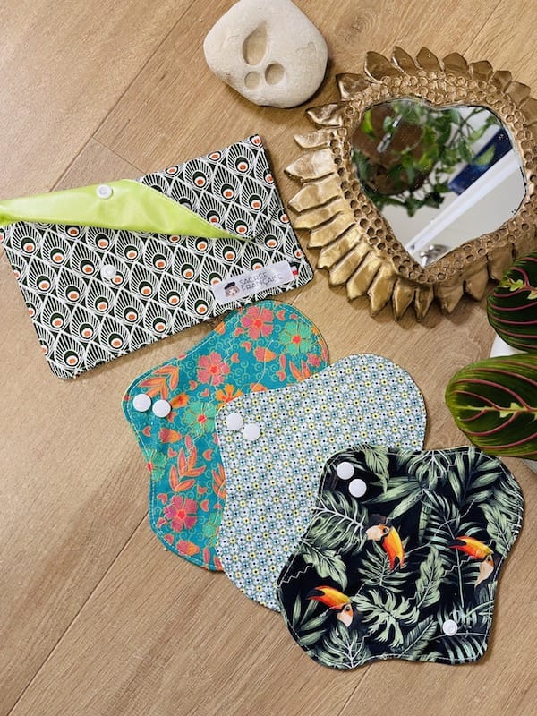 Lot de 3 protège-slips lavables + pochette de transport taille S Oeko-Tex, fait main à Lyon, Sacrée Française