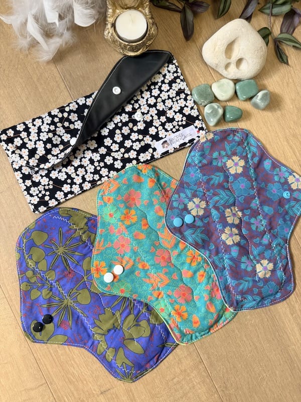 Lot de 3 Serviettes Hygiéniques Lavables Flux Abondants / Nuit, pochette L incluse