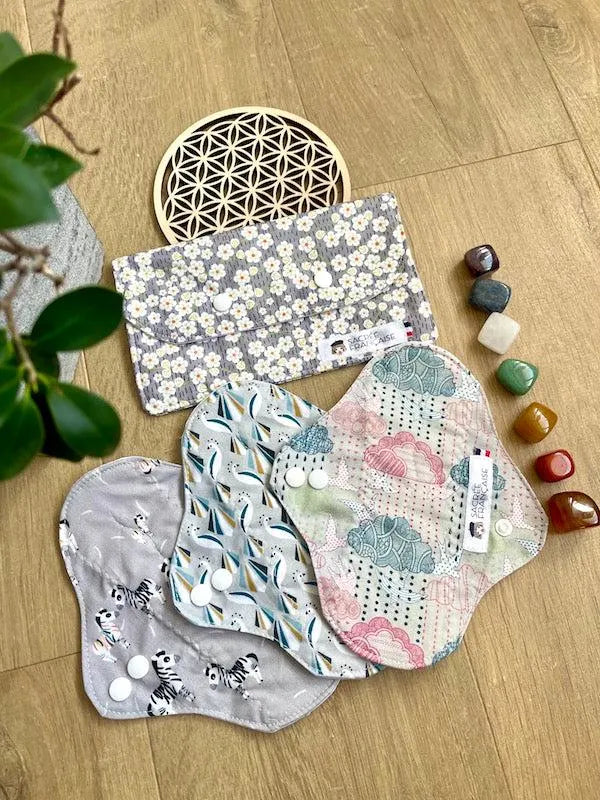 Lot de 3 protège-slips lavables plus une pochette de transport taille S - Sacrée Française