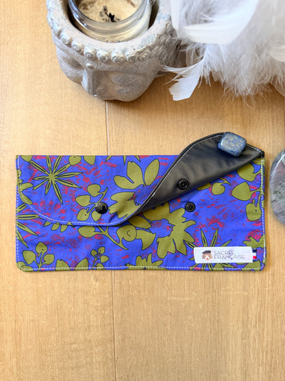 Pochette imperméable Taille L fleur kaki fond bleu