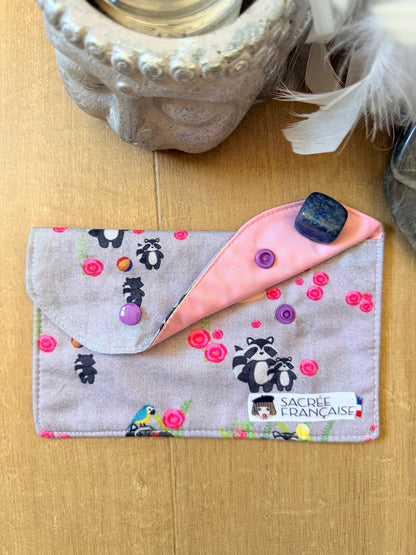 Pochette imperméable taille S raton laveur fond gris