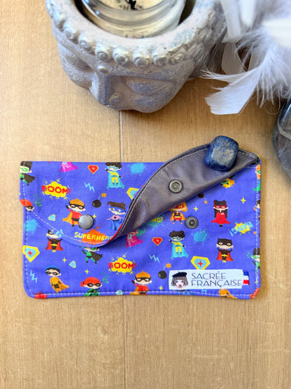 Pochette imperméable taille S super héros fond bleu