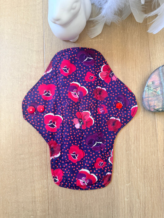 Serviette Hygiénique Lavable Nuit / Flux Abondant pensée rouge fond noir