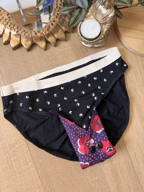 Lot de 4 serviettes hygiéniques lavables flux moyen