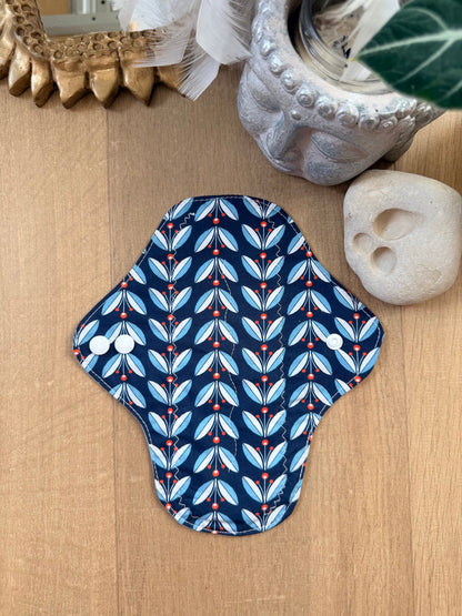Serviette hygiénique flux moyen Liseron bleu marine